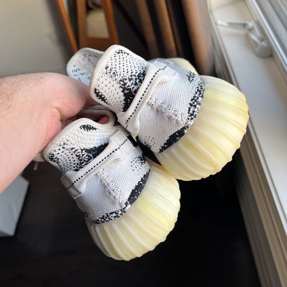 Adidas Yeezy 350 Zebra - Picture 4 of 8